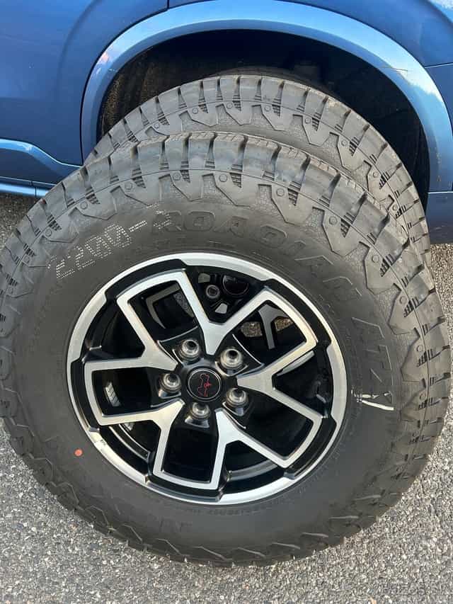 Jeep Wrangler 255/75 r17 nová sada kolesá