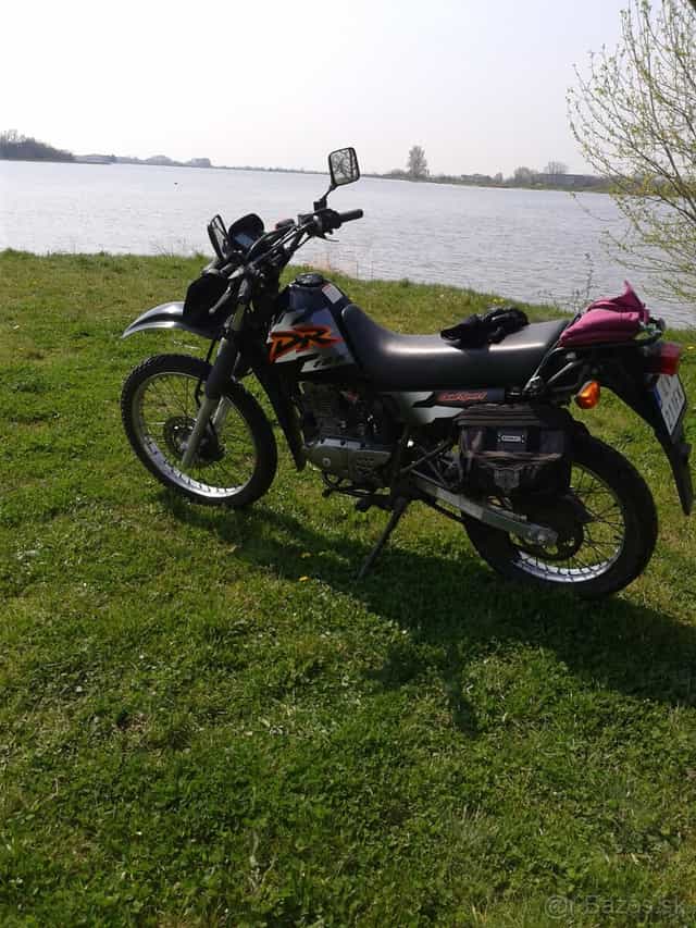 Suzuki DR 125 SE
