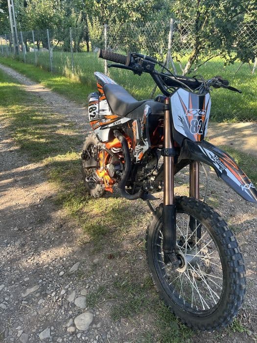 Vand cross kxd 125 + o cască matimea L