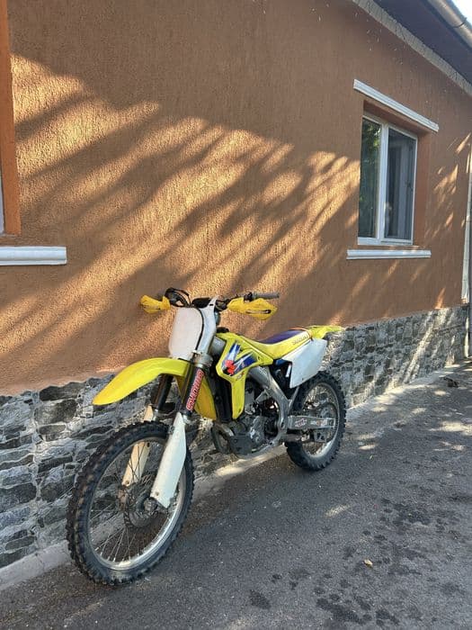 Vand Suzuki RM-Z 450 motor refacut