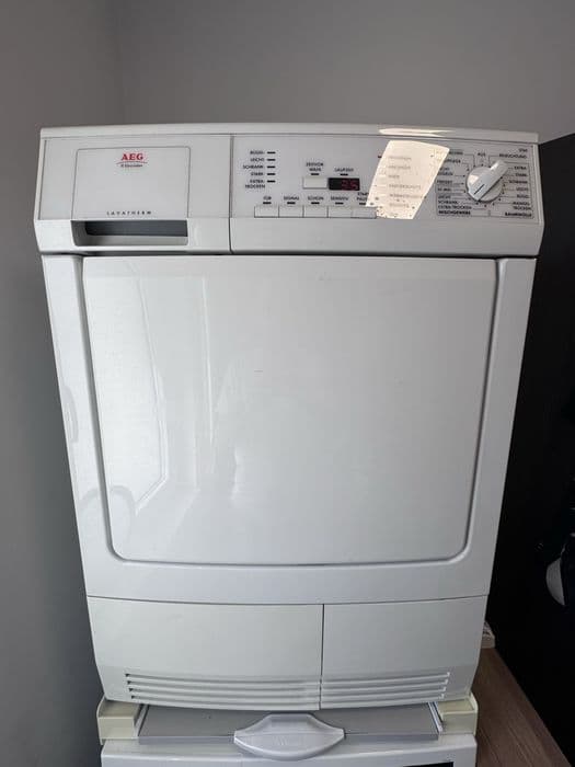 Uscator de haine AEG 5760