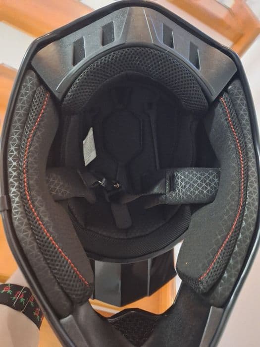 Cască Enduro Red Bull disponibil  M - L  - XL - XXL