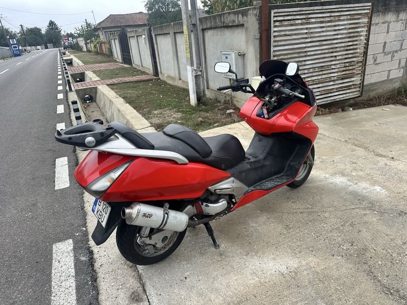 Honda silver wing 600