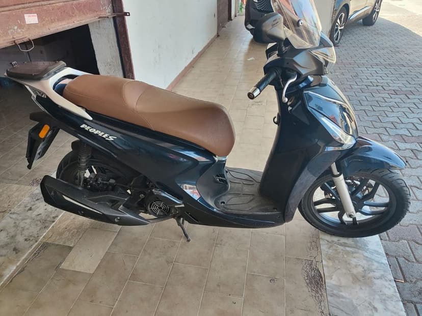 Vând sau schimb scuter cu un cross de 250cc