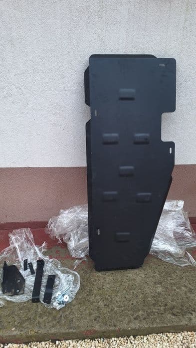 Scut fier rezervor  Nissan Navara 2005-2015 este noua nu fost folosit