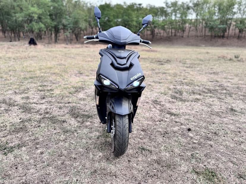 Scuter electric, Nou, 300 km