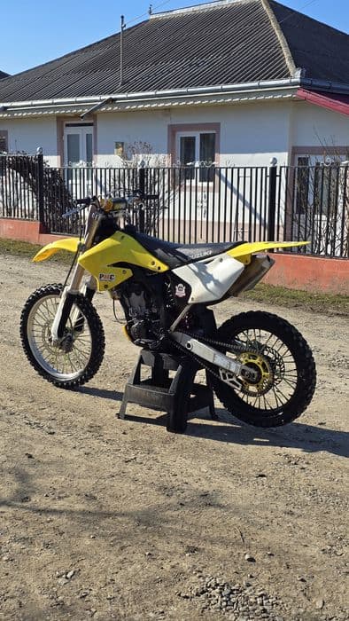 Motocross Suzuki RMZ 250 4 timpi