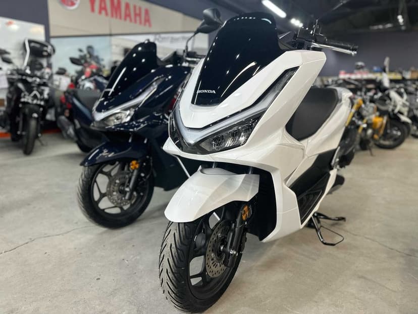 Honda PCX 125 2025 cat B125 - Honda Constanta by EST BIKE