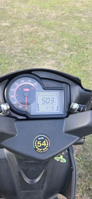 Vând Scuter Aprilia sr 50 Factory 2714KM preț FIX