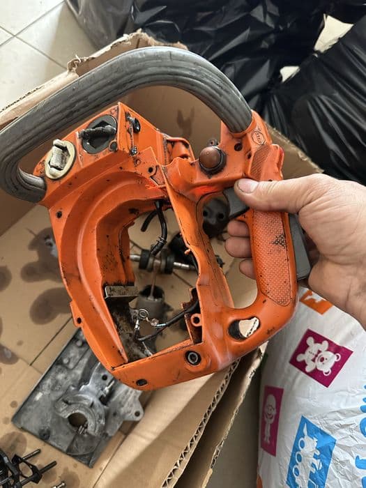 Vand sau schimb piese drujba de o mana Husqvarna 338,toate piesele 250