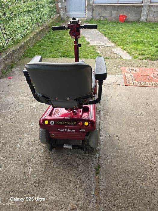 Scuter pentru persoane cu dizabilități