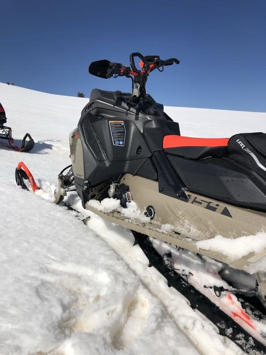 Ski doo snowmobil snowmobile turbo