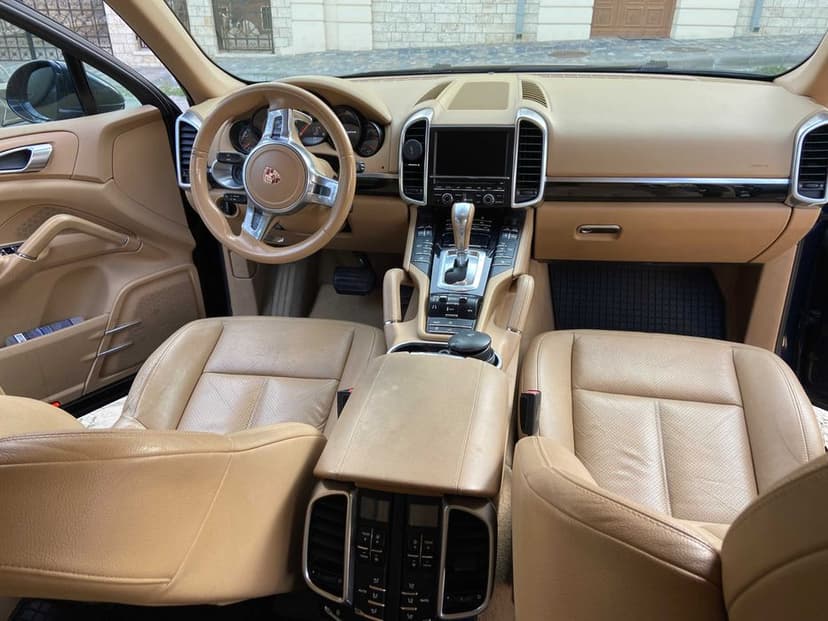 Porsche Cayenne 3.0 TDI V6 - vand sau schimb an >2019