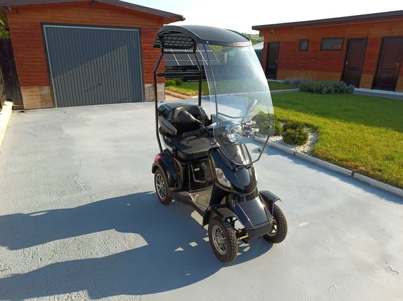 Scuter electric 4 roti, Negru - ca nou