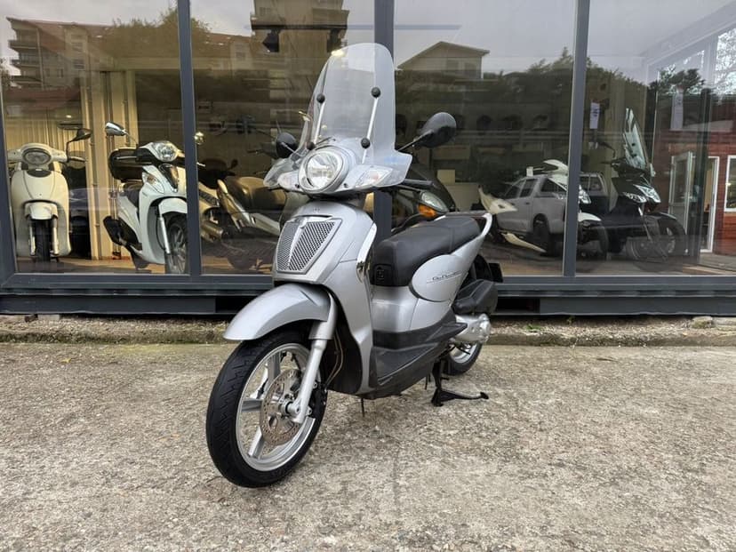 Scuter Aprilia Scarabeo 125 cc -GARANTIE - TRANSPORT GRATUIT-