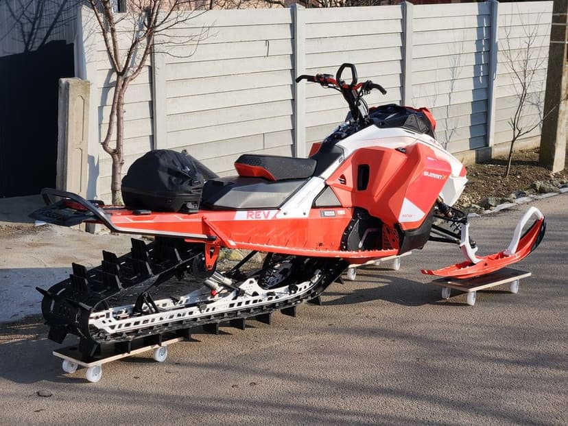 Snowmobil Ski-Doo Summit X Expert 850 E-TEC SHOT 154