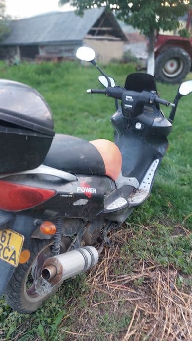 Vand scuter !!DEFECT!! (citiți descrierea)