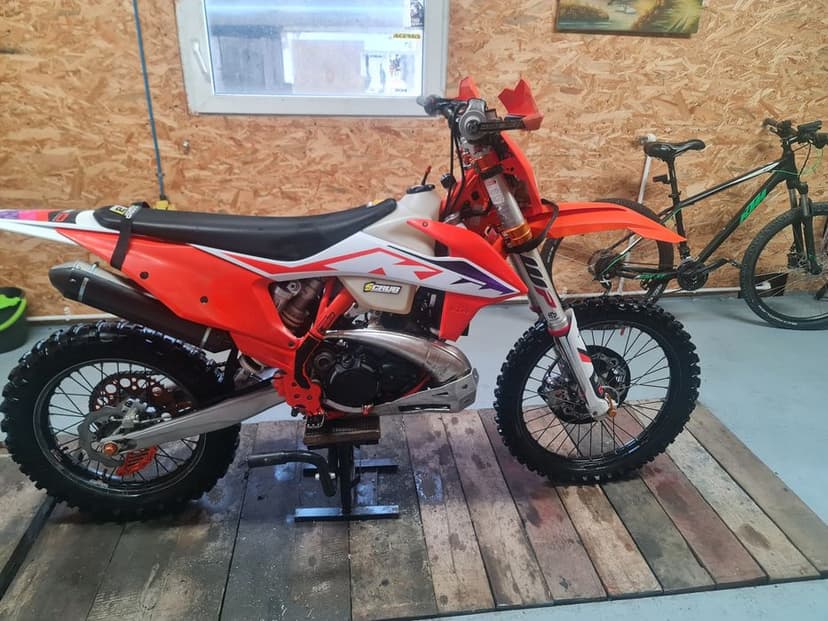 Ktm 300 exc tpi 2022 six days