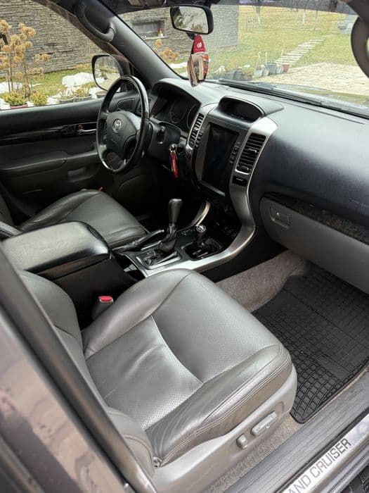 Toyota land cruiser j120