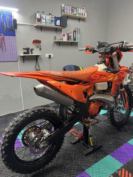 Ktm 300 sixdays 2025