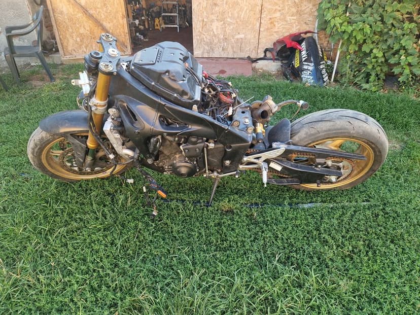 Vand Piese Yamaha YZF R1 BigBang   2010