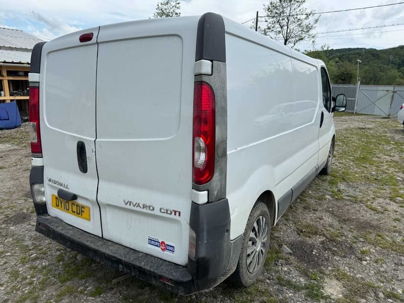 Dezmembrari Dezmembrez Piese piesa Dez Opel Vivaro 2.0 d M9Rm786 2010