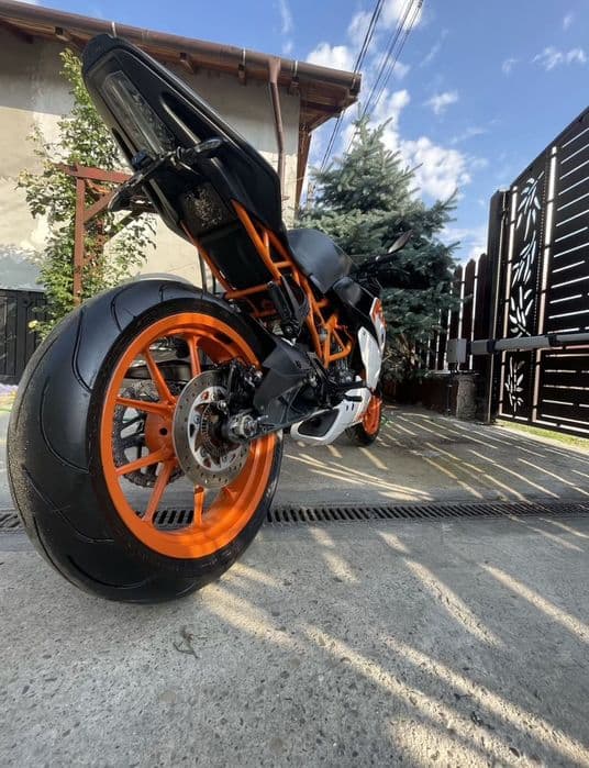se vinde KTM RC 125cc