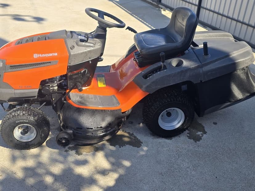 Tractoras Husqvarna TC 138 an 2020