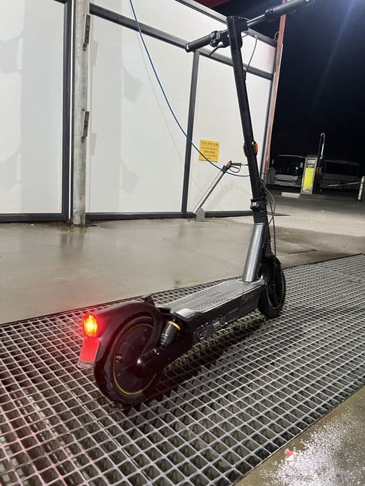 Vand sau schimb ninebot e scooter g2 max 450w