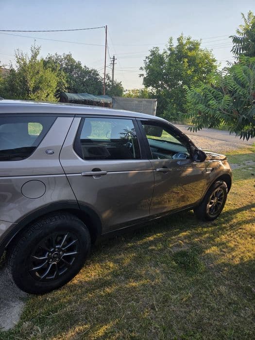 Vând Land Rover Discovery Sport