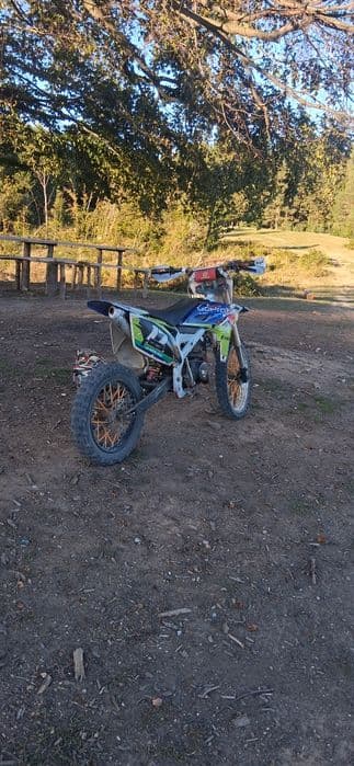 Vand kxd modificat sau schimb cu un motor de cross de 250cc