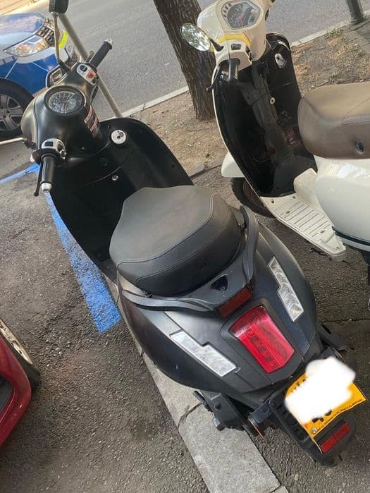 Scutere fără permis, limitate în acte la 25km/h