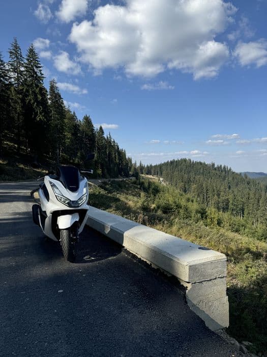 Scuter Honda PCX 125 2024 cu 1100km