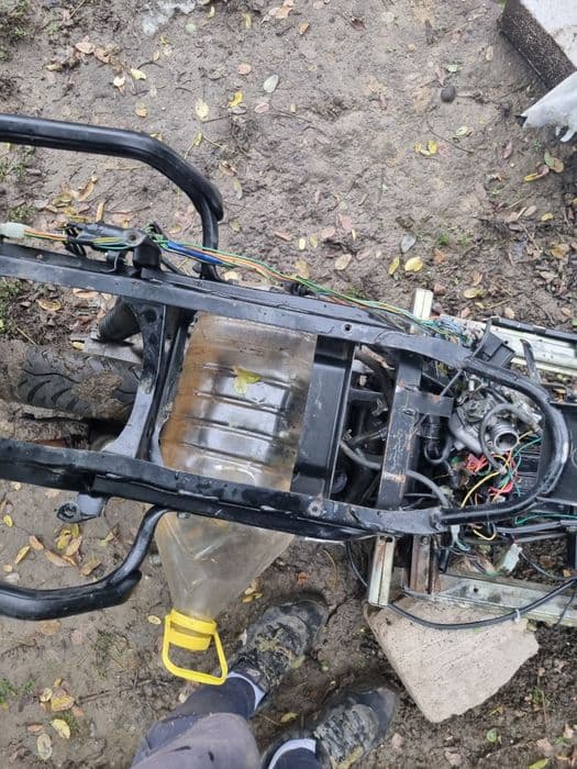 Vând sau dau pe piese honda 125 4 timipi