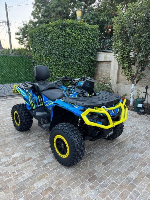 Vând can-am outlander 2023