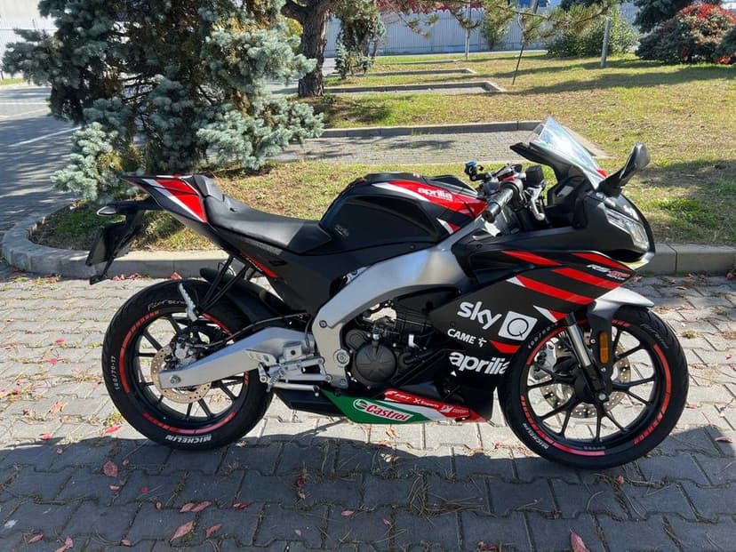 Motocicleta Aprilia 125rs