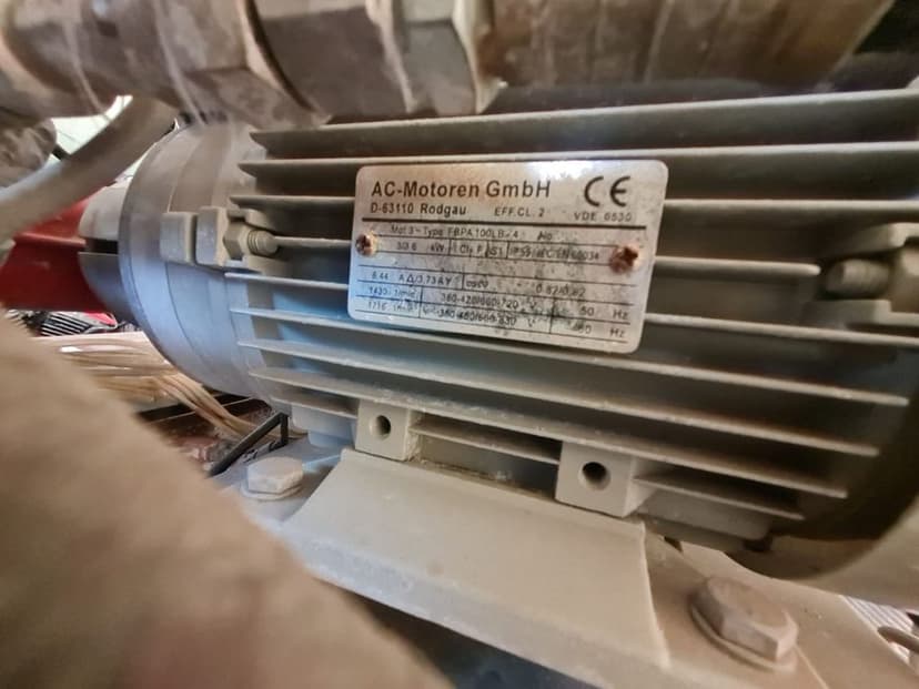 Spălatorie auto self automatizare pentru 4 Boxe