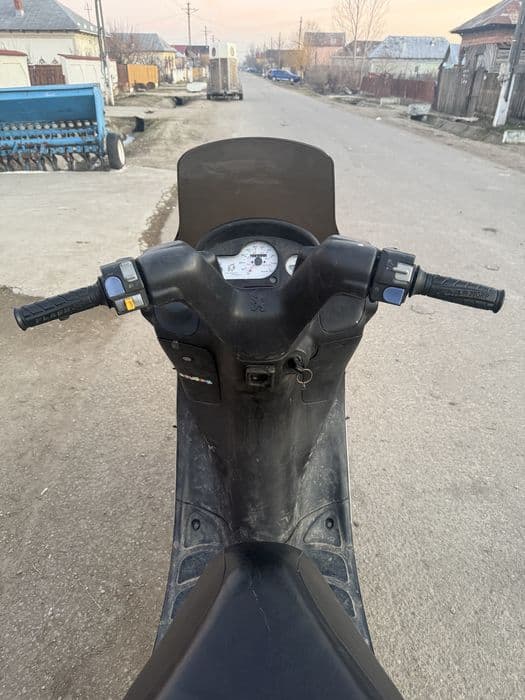 Vand scuter puegeot elyseo