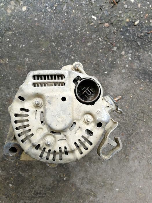 alternator TOYOTA Hilux / 4 Runner / Lj Cruiser