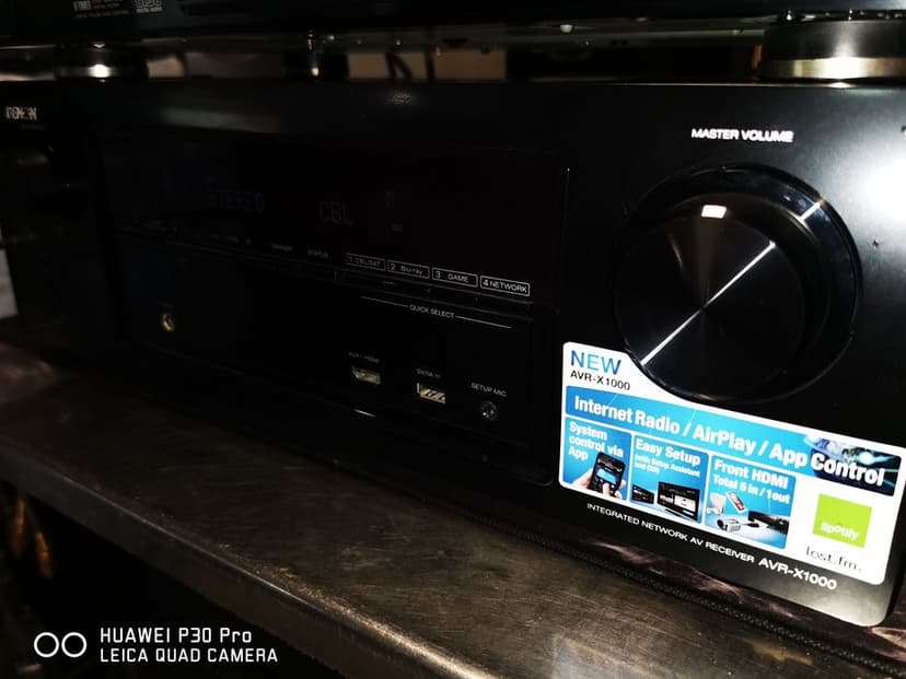 Receiver, amplificator 5.1 Denon AVR-X1000, cu telecomanda și microfon