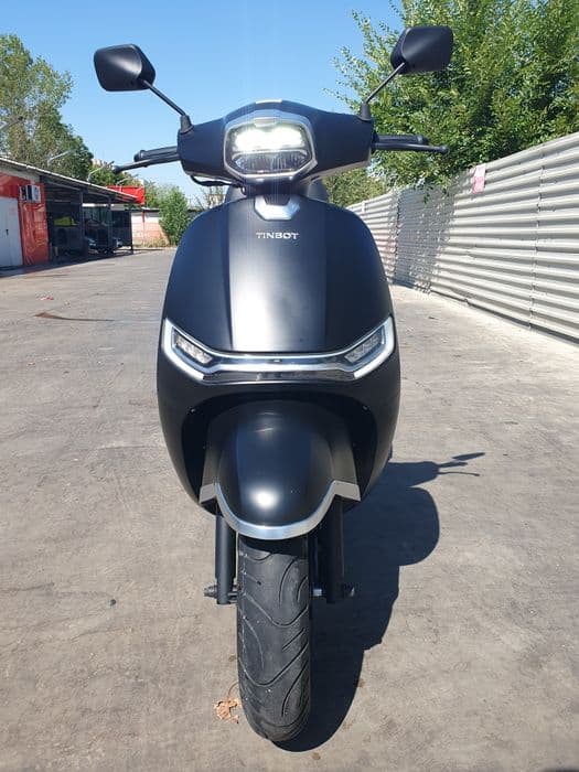 Scuter electric DEMO Tinbot F8, autonomie 120 km