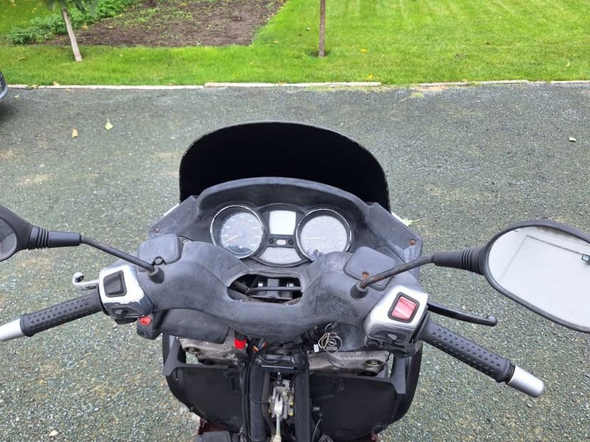 Vând scuter piaggio mp3 4timpi fara acte