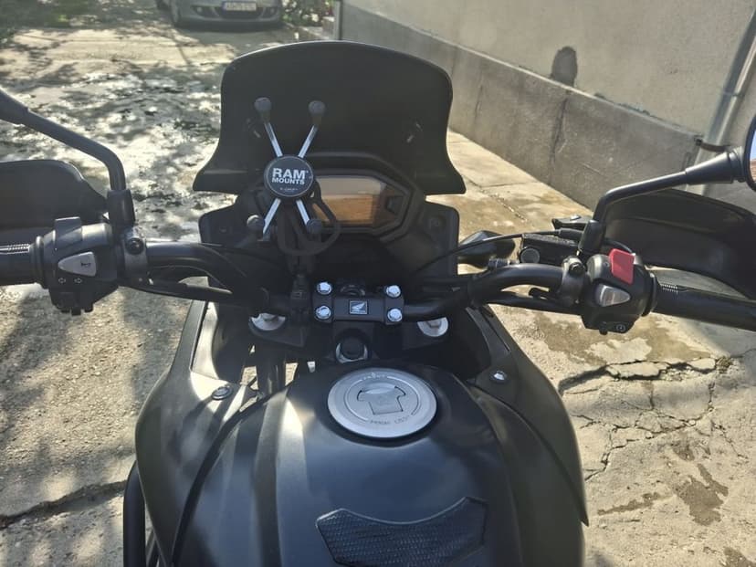 Vând Honda  cb 500x