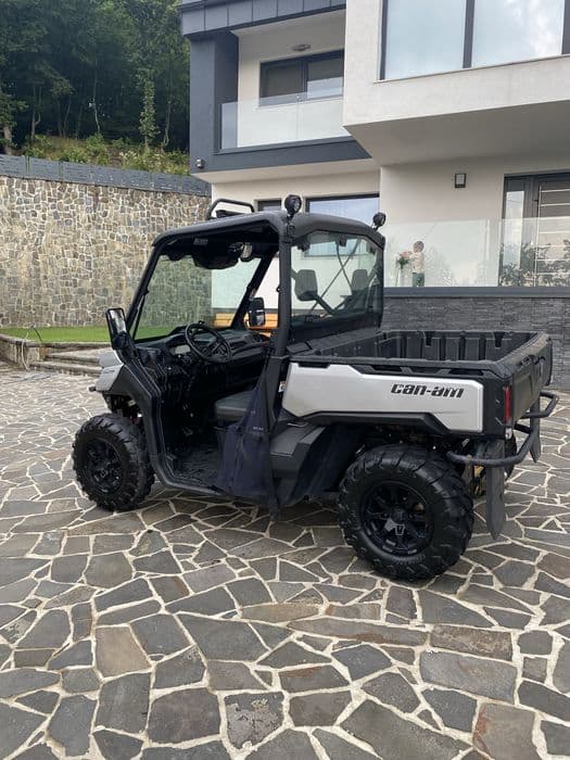 Can am traxter hd 10 pro accesorii de 7 000 euro incluse in pret