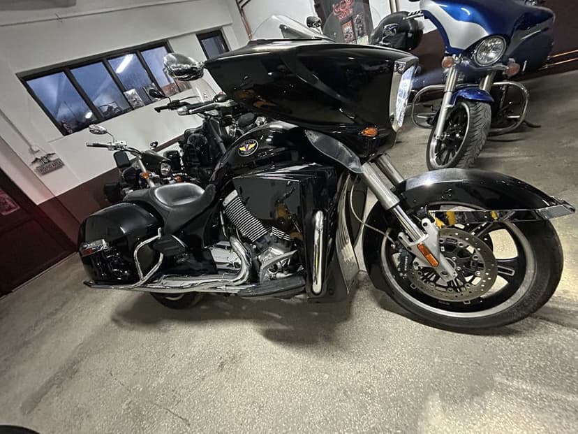 2011 Victory Cross Country 6 spd