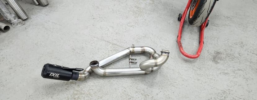 Ktm-1290-super-duke r 2023