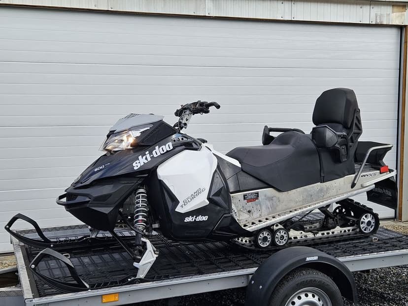 Snowmobil Ski Doo Grand Touring 600 ACE