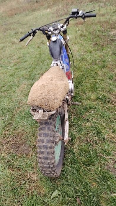 Vând cross de 250 cc cu 5 trepte .Preț 29 de milioane