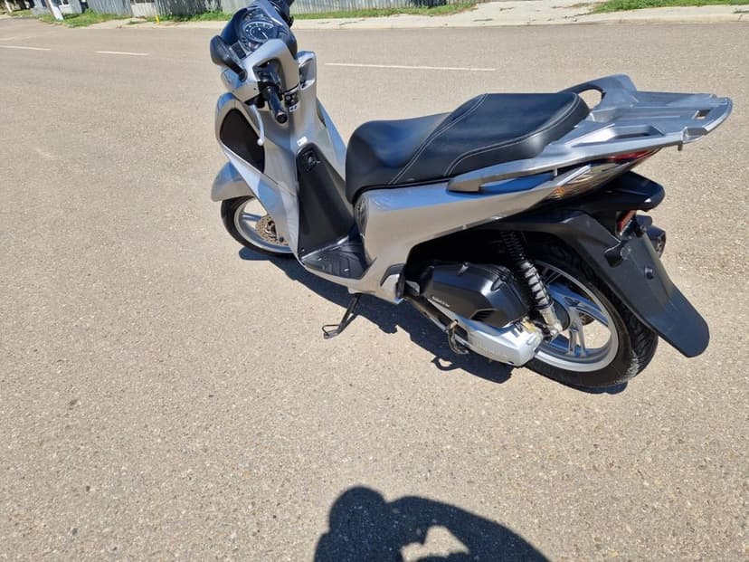 Honda sh 125i 2018 PERMIS CATEG B led abs /start stop  keyless go etc