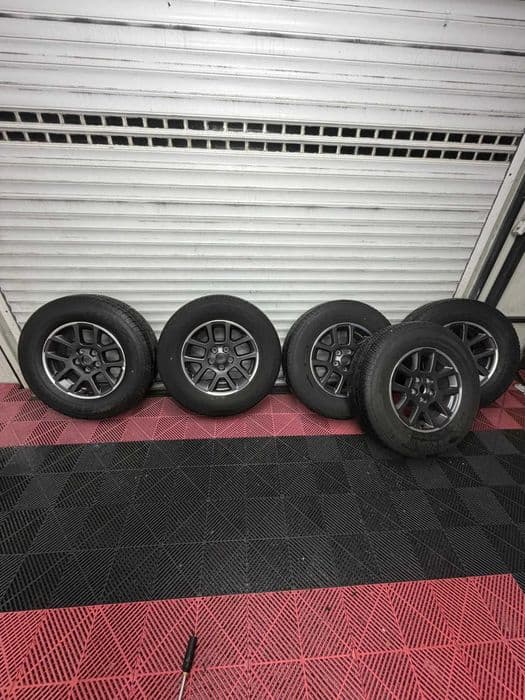 5xJante 18 ORIGINALE JEEP Wrangler Rubicon Gladiator 255/70/18 Sahara